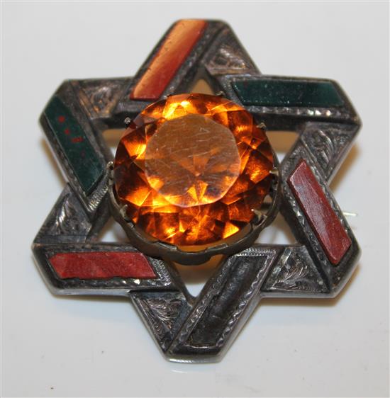 Scottish hardstone brooch(-)